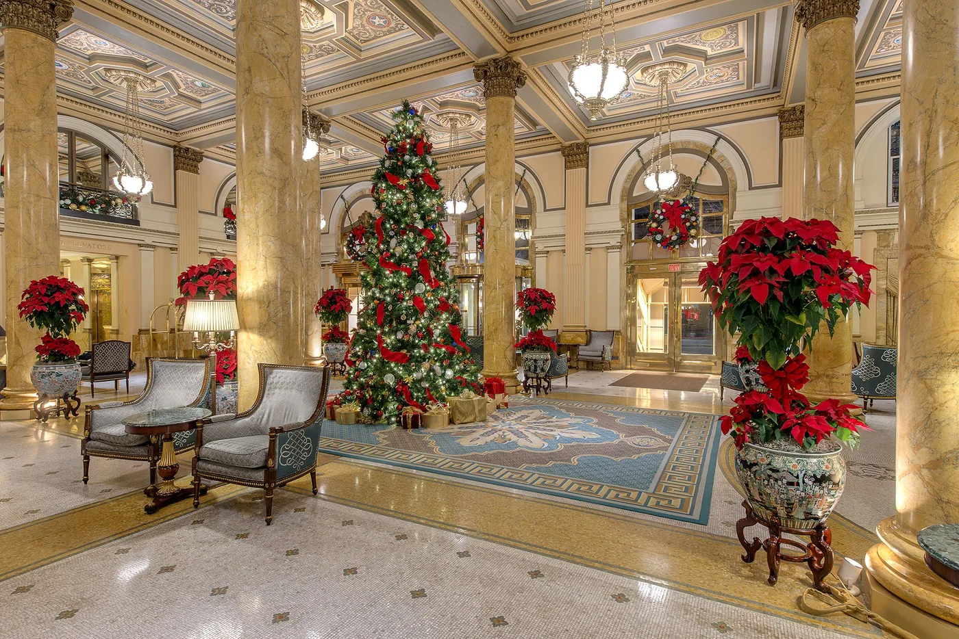 The Ultimate Guide to Corporate Holiday Décor in 2026