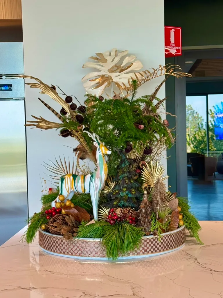 Holiday centerpiece