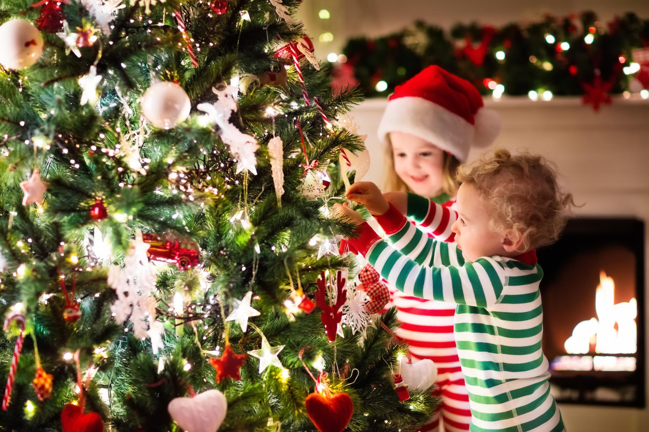 holiday office décor trends